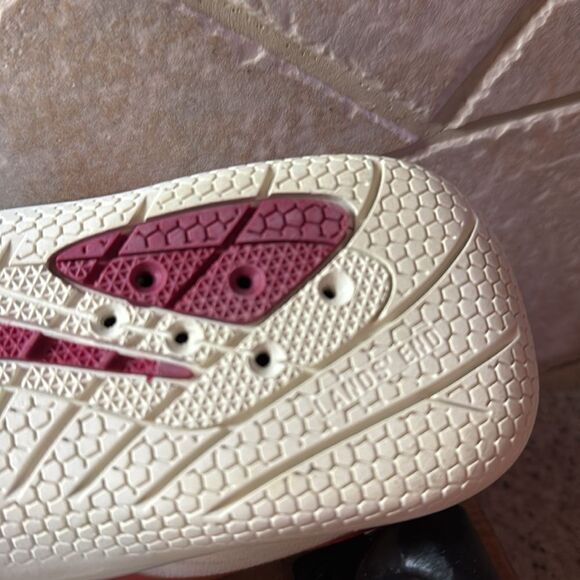 Lands’ End Women’s Water Sneakers - #481532 - 9B - Picture 9 of 12